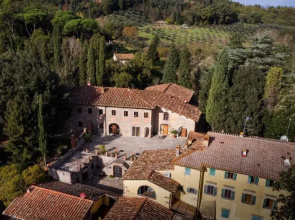 Villa Norcenni Aparthotel