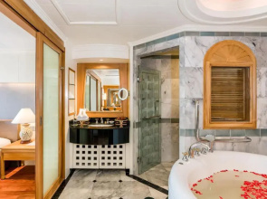 Royal Wing Suites & Spa Pattaya