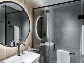 Revier Hotel - Dubai