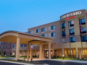 Courtyard by Marriott Richmond Airport