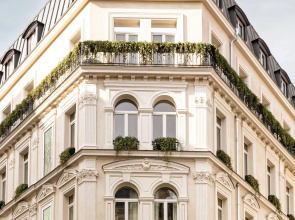 Chateau des Fleurs Paris Champs Elysees