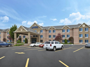 Comfort Inn & Suites Taylor - Detroit
