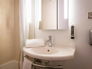 B&B HOTEL Avignon (1)