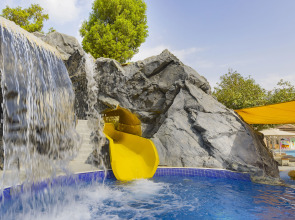 Отель Al Habtoor Grand Resort Autograph Collection