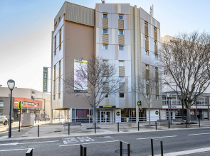 B&B Hotel Nimes Centre Arène