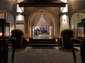 Eight Hotel Paraggi