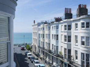 Brighton Marina House Hotel - B&B
