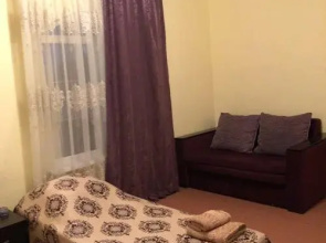 Ронаи Холл
