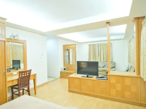 Jollys Hotel and Restaurant