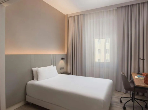 Отель NH Trieste