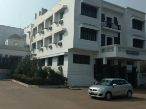 Hotel Yuvraj Deluxe