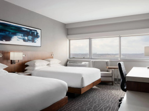 Delta Hotels by Marriott Chicago Willowbrook