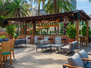 Отель Al Habtoor Grand Resort Autograph Collection