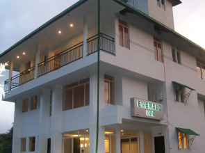 OYO 2817 Hotel Emerald Inn