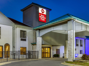 Best Western Plus South Hill Inn