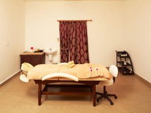 Le Pondy Beach & Lake Resort