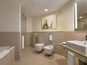 Traders Hotel, Qaryat Al Beri
