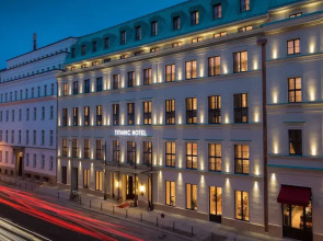 TITANIC Gendarmenmarkt Berlin