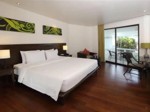 Le Meridien Phuket Beach Resort