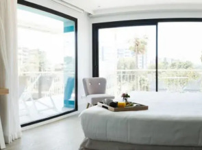 Отель Almirante 