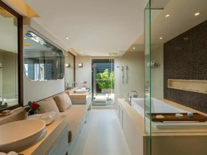 Отель The Boathouse Phuket