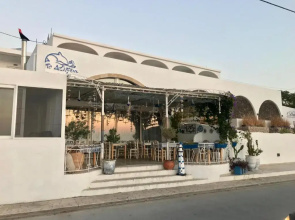 Delfini Beach Hotel