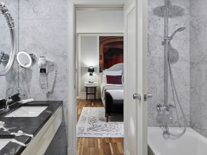 TITANIC Gendarmenmarkt Berlin