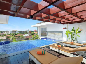Отель Harris Hotel Seminyak Bali