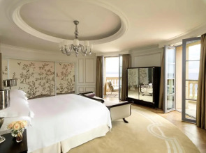 Отель Four Seasons Hotel Baku