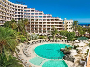 Seaside Sandy Beach Hotel