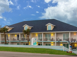 Ocean Sands Beach Boutique Inn - 1 Acre Private Beach