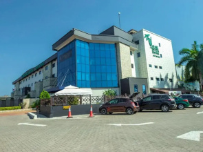 Oak Plaza East Airport Hotel