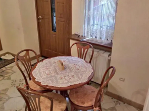 Apartment on Krakivska street
