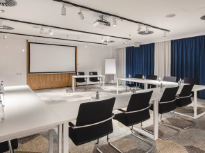 Courtyard by Marriott Warsaw Airport