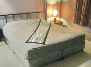 Relax Pub & Guesthouse