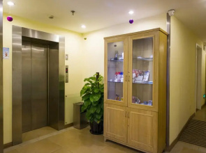Home Inn Urumuqi Shuiqingmuhua Nanhu Square