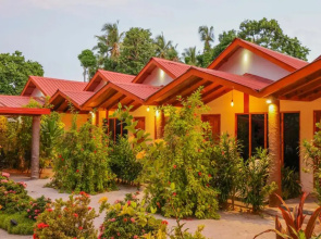Thoddoo Beach Holiday Inn