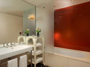 Отель NHow Milano