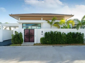 Shambhala Grand Villa - Private Pool Villas by Escape Villas