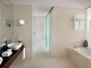 Отель Crowne Plaza Festival City an IHG