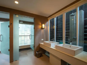 Peach Blossom Resort & Pool Villa