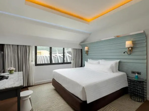 Отель The Boathouse Phuket
