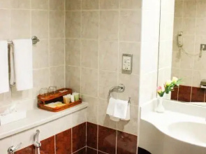 Отель Knight Armour Hotel