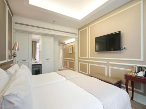 Catalonia Passeig de Gràcia