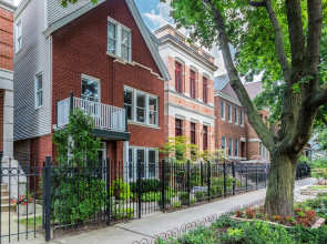 Chicago Guest House on Henderson Street