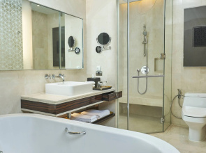 Renaissance Bangkok Ratchaprasong Hotel