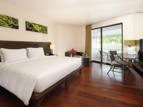 Le Meridien Phuket Beach Resort