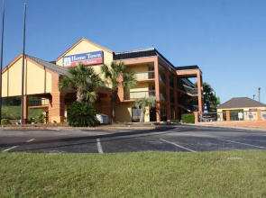 Home Town Inn & Suites Crestview