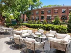 Courtyard by Marriott Chicago at Medical District / UIC