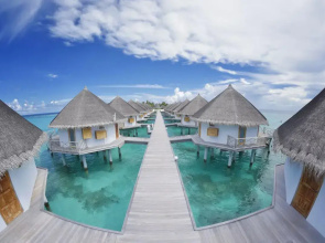 Angaga Island Resort & Spa